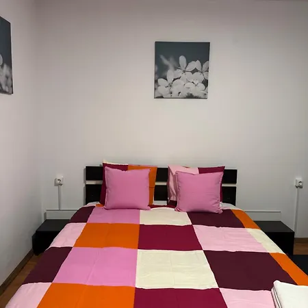 Apartament Park Mall Bucureşti